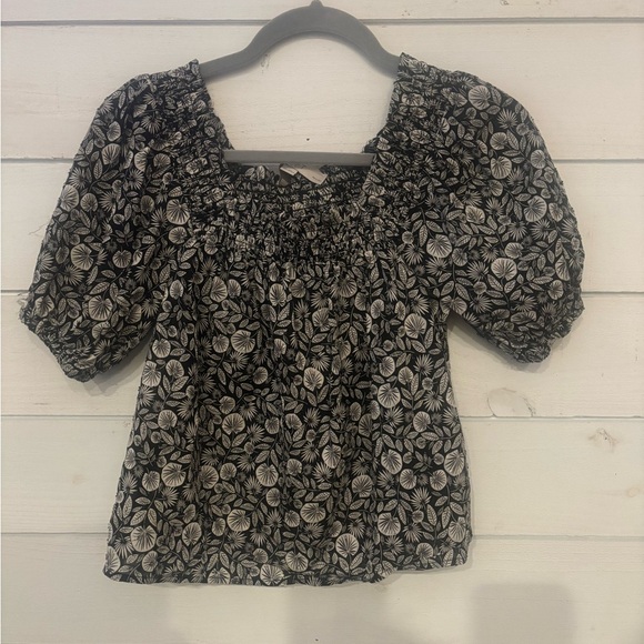 LOFT Ann Taylor XSP floral puff sleeve top. - Picture 5 of 11